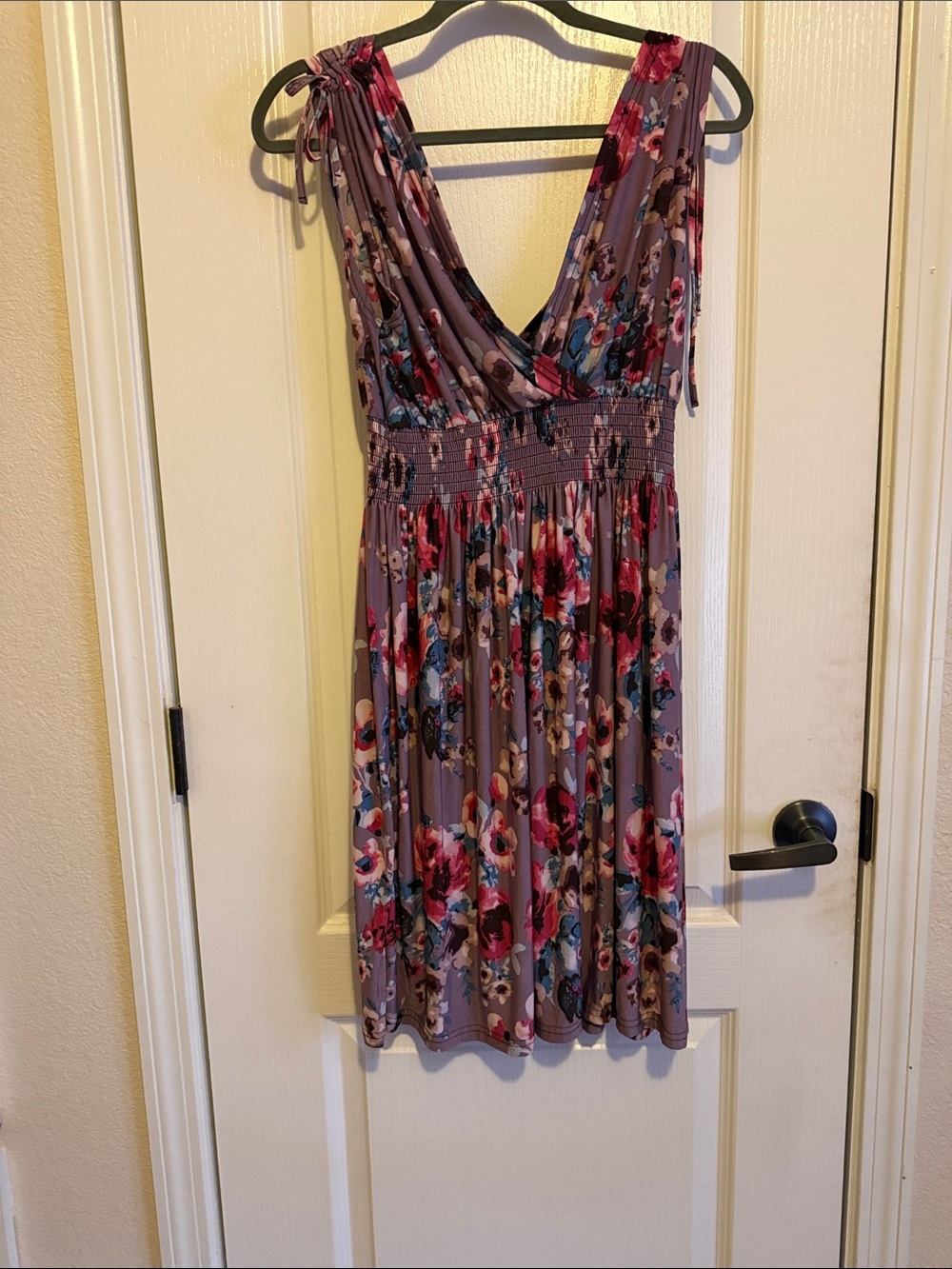 Sleeveless Floral Midi Dress in Mauve with V-Neck